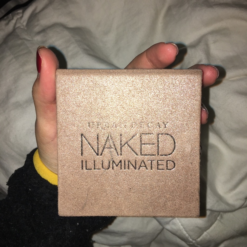 Urban Decay highlighter in the shade Luminous